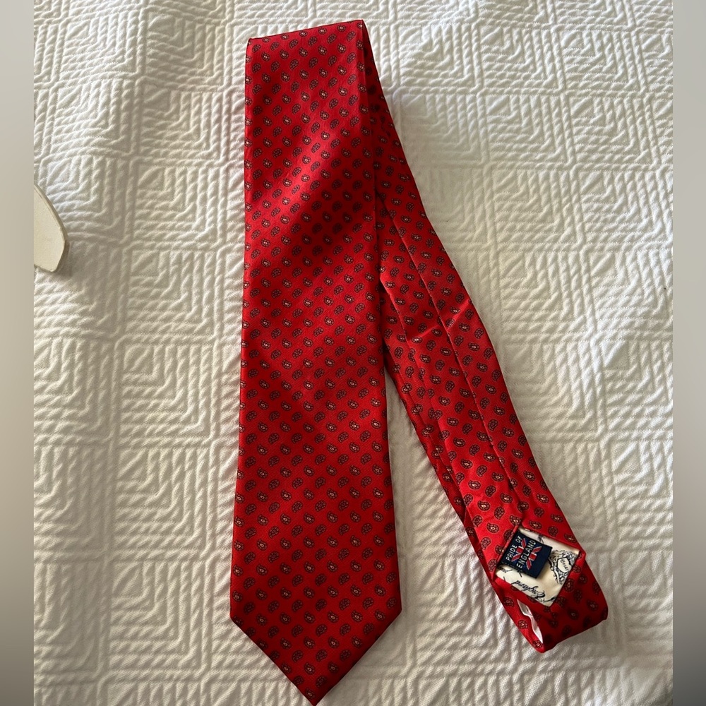 Classic Red Geometric Tie
